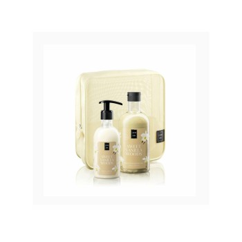 Lavish Care Bodycare Set Sweet Vanilla Bath & Shower Gel 500 ml, Body Lotion Sweet Vanilla Woods 300 ml και Δώρο Νεσεσέρ