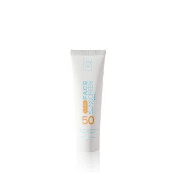 Lavish Care Invisible Sunscreen SPF50 – Διάφανο Αντηλιακό Προσώπου με Βελούδινη Υφή 50ml